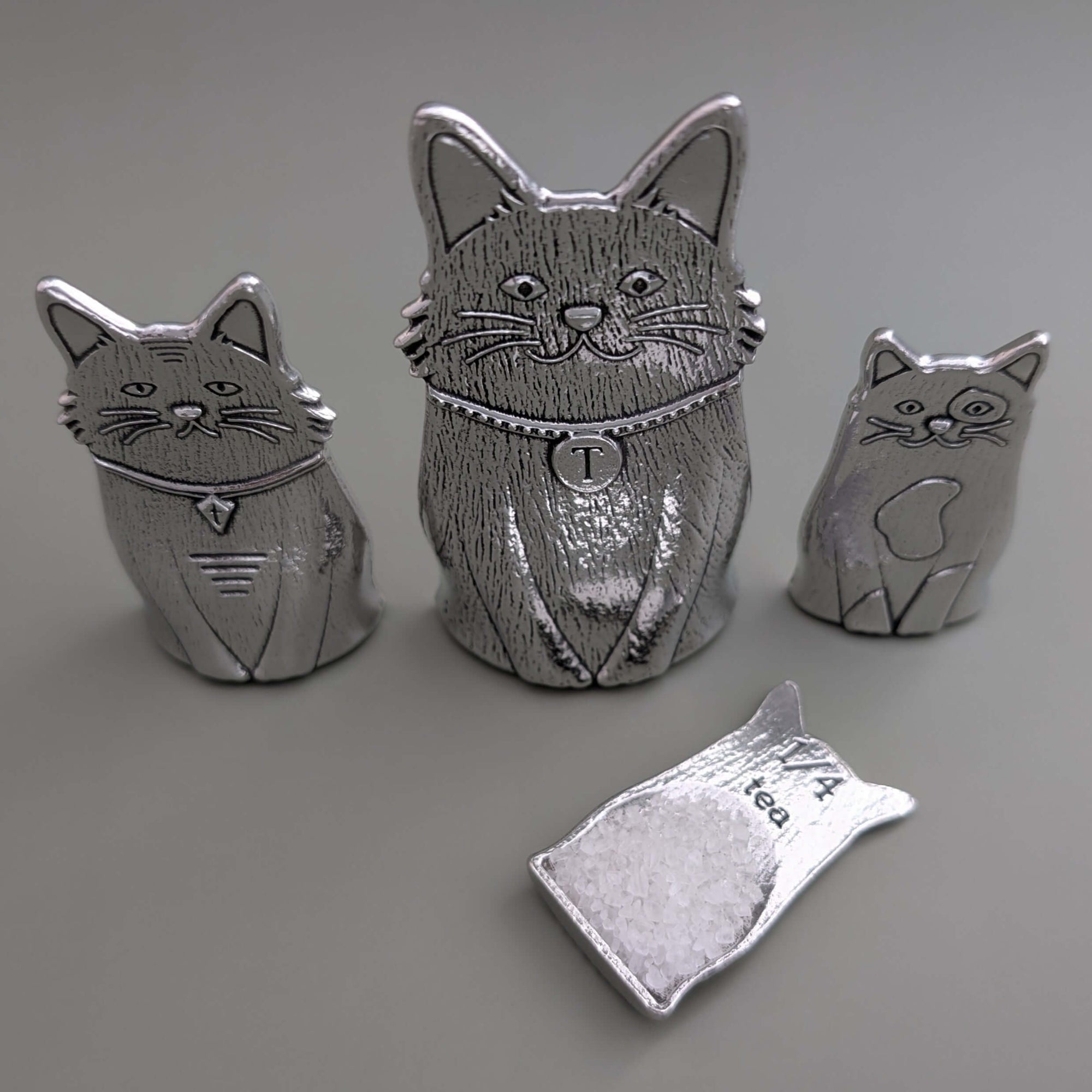 Pewter cat measuring spoons