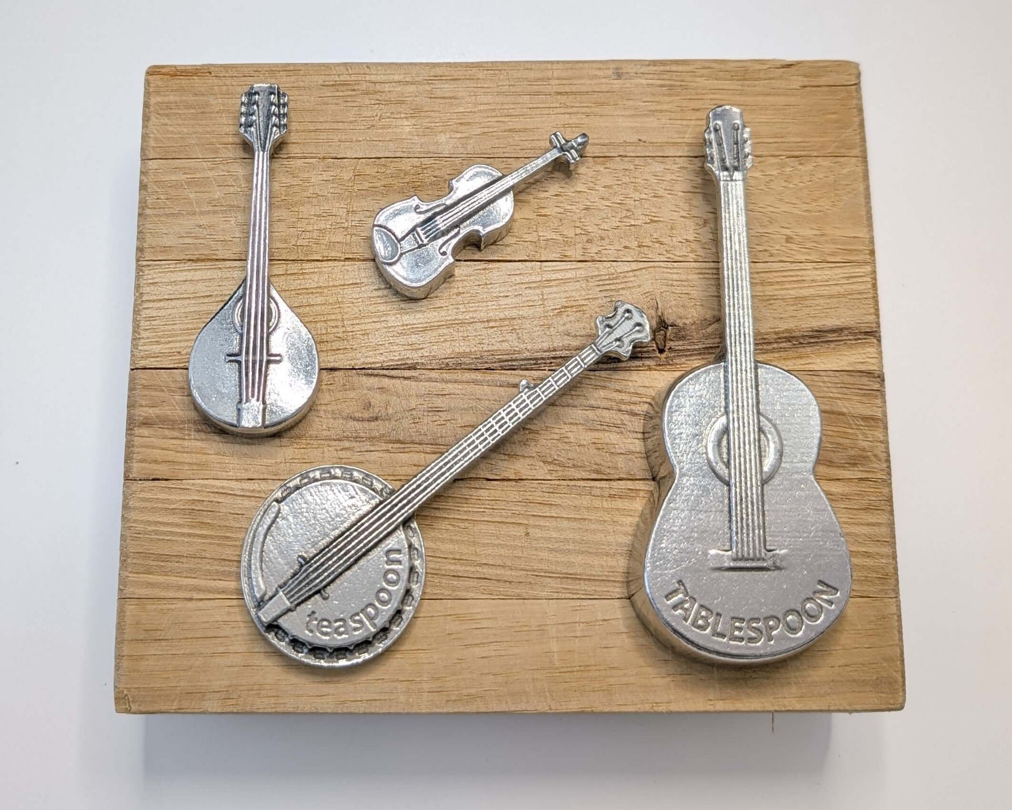 {{ product.title }} – Handmade Pewter {{ product. Type }} by Roosfoos