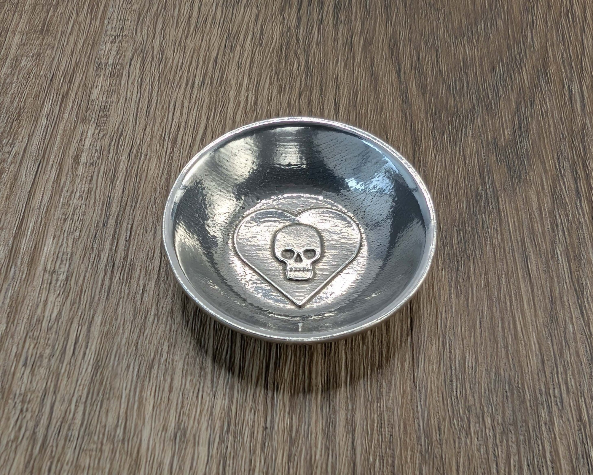 {{ product.title }} – Handmade Pewter {{ product. Type }} by Roosfoos
