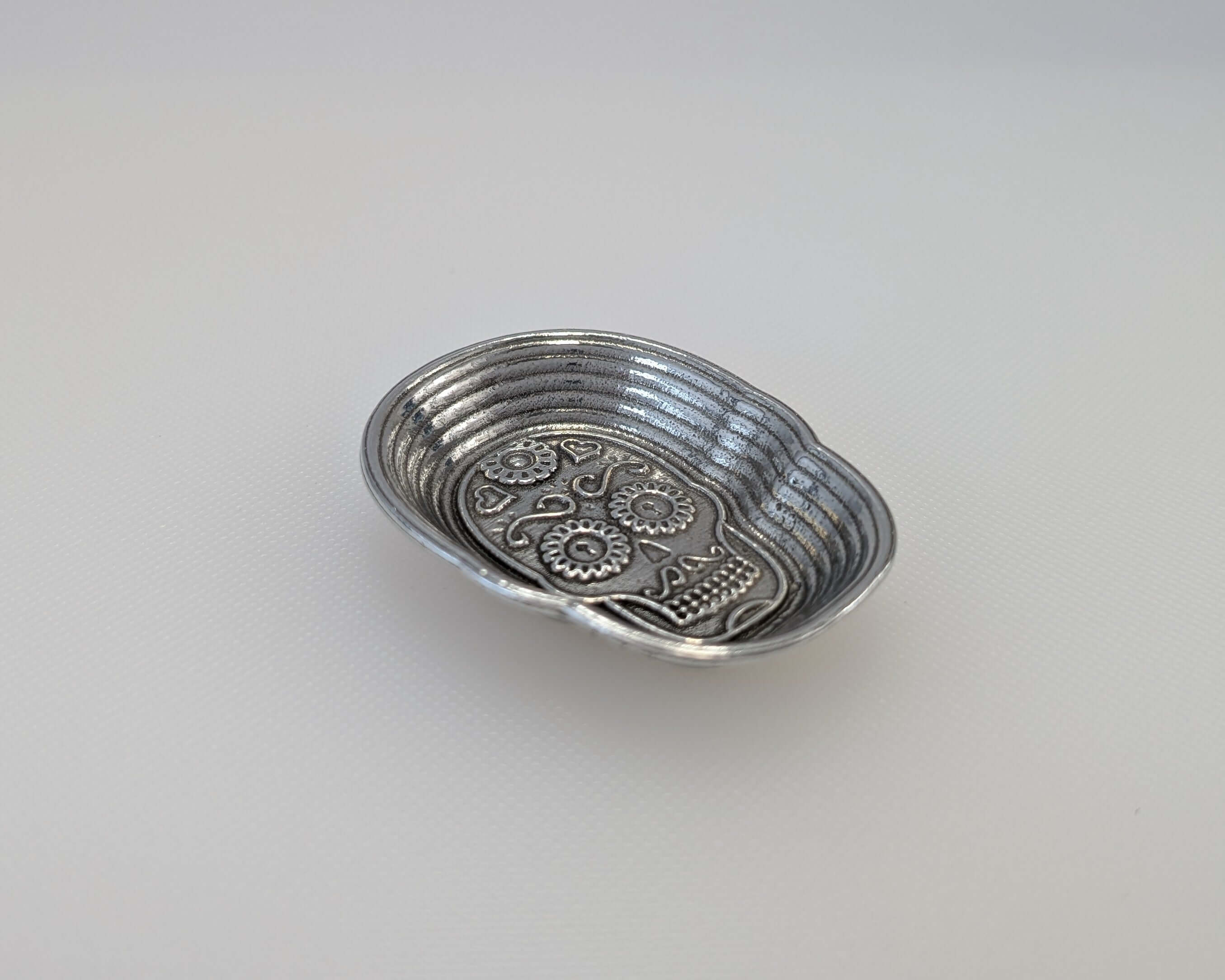 {{ product.title }} – Handmade Pewter {{ product. Type }} by Roosfoos