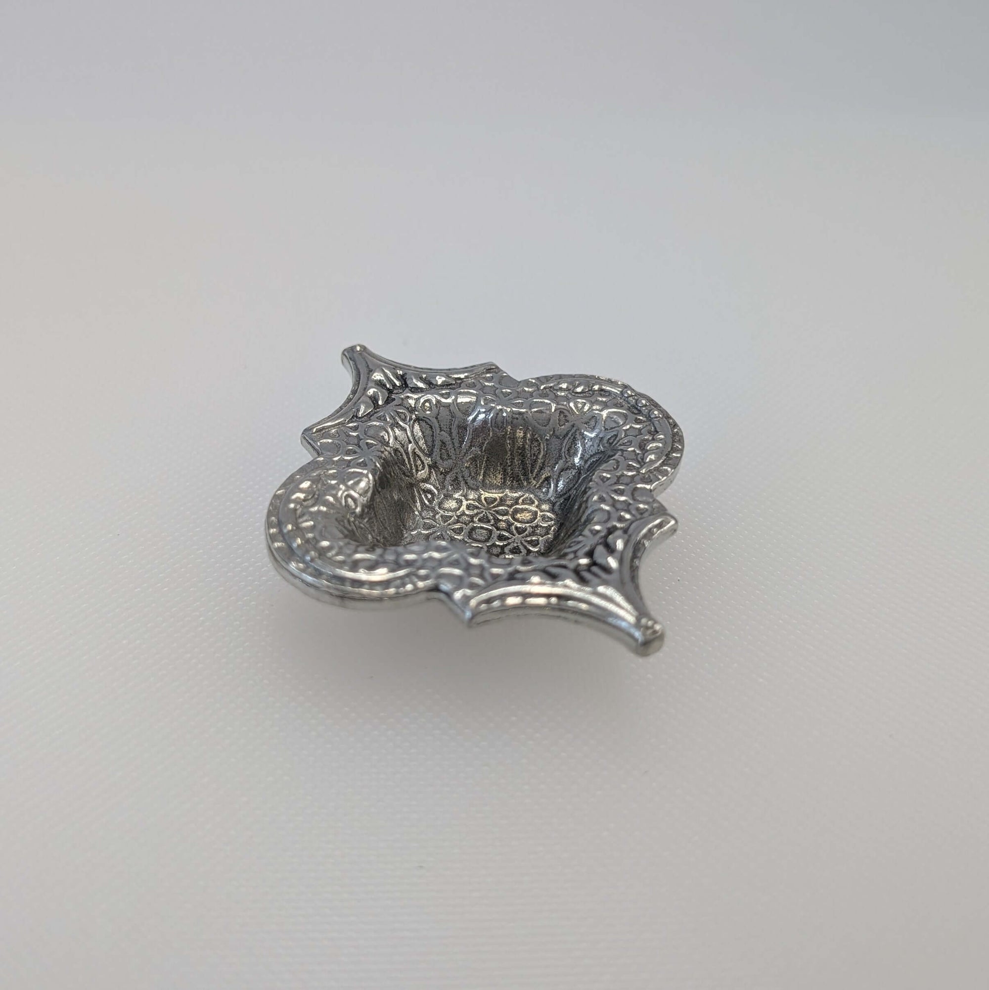{{ product.title }} – Handmade Pewter {{ product. Type }} by Roosfoos