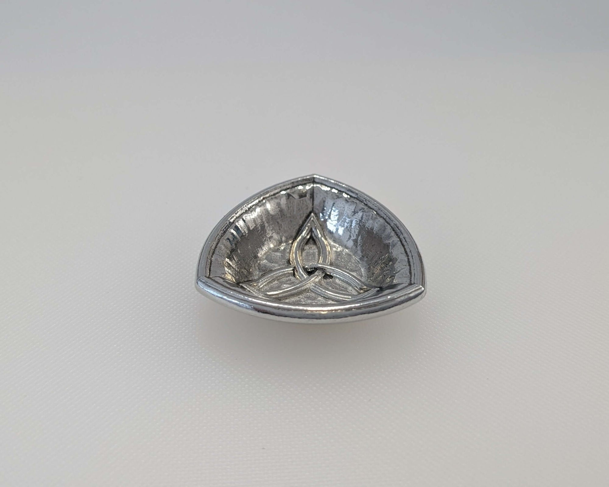 {{ product.title }} – Handmade Pewter {{ product. Type }} by Roosfoos