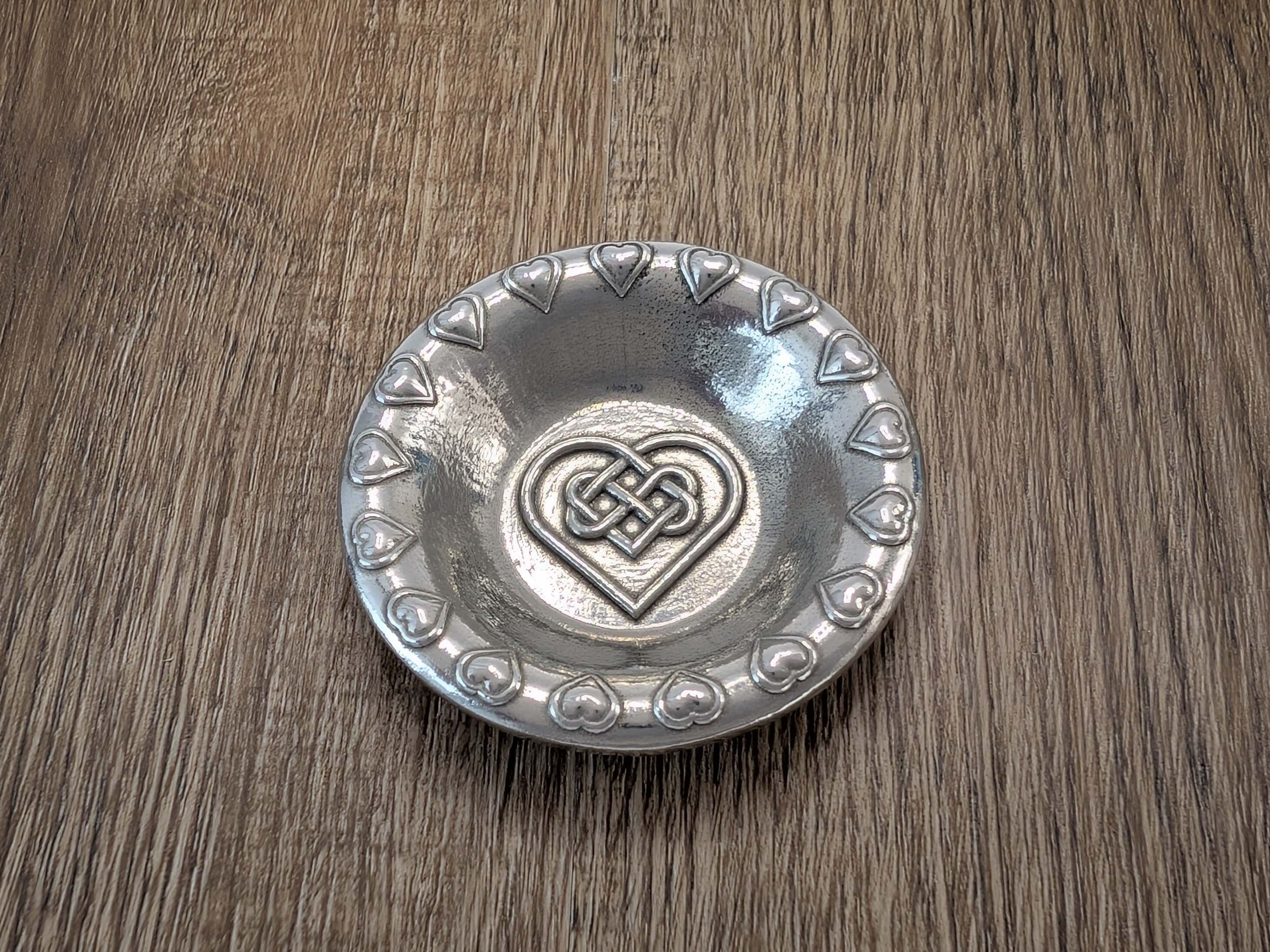 {{ product.title }} – Handmade Pewter {{ product. Type }} by Roosfoos