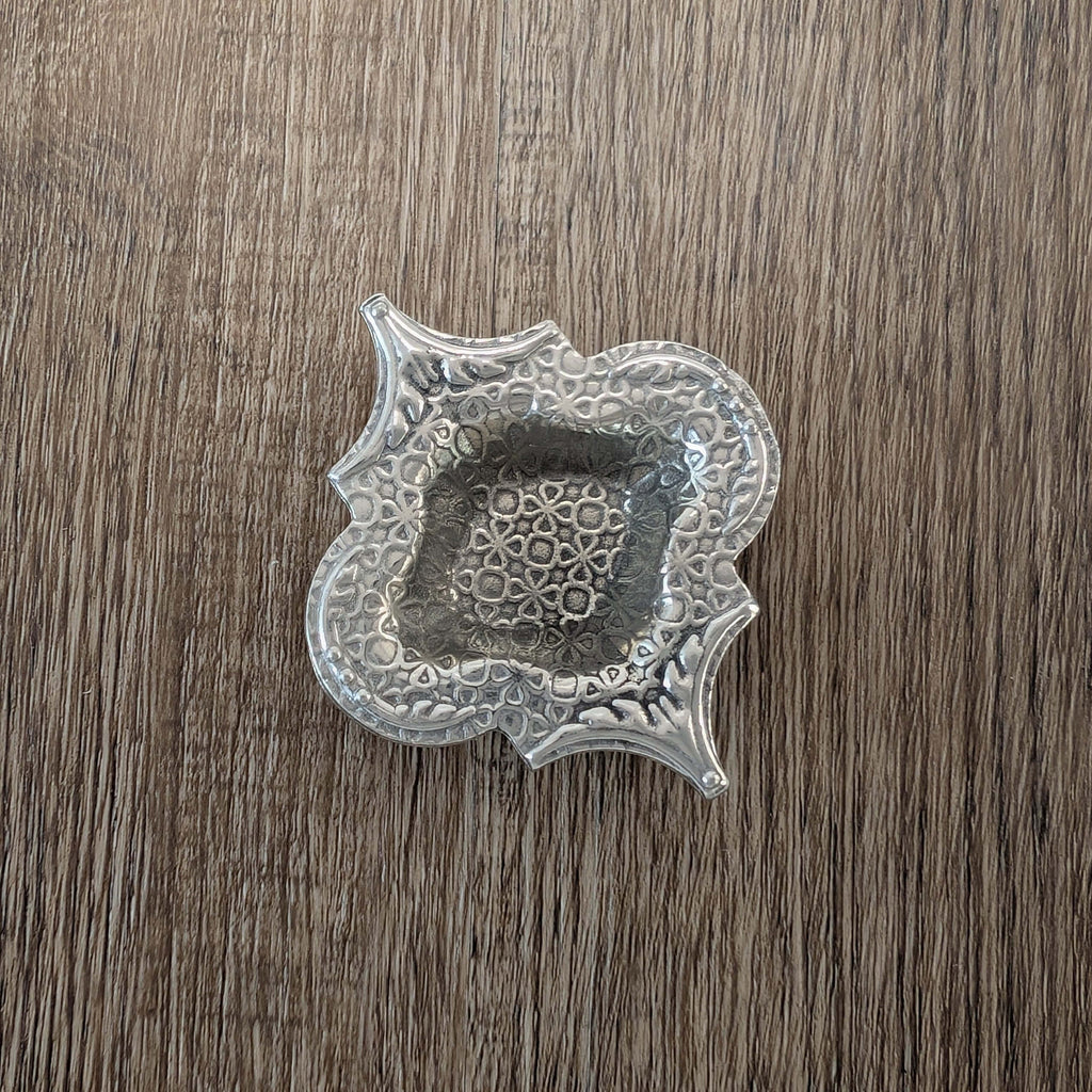 {{ product.title }} – Handmade Pewter {{ product. Type }} by Roosfoos