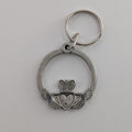 Roosfoos pewter keychain irish claddagh