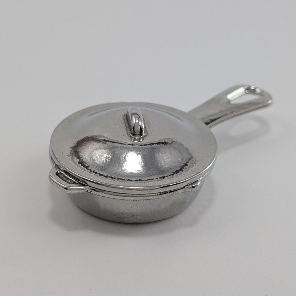 roosfoos-skillet-dish-lidded