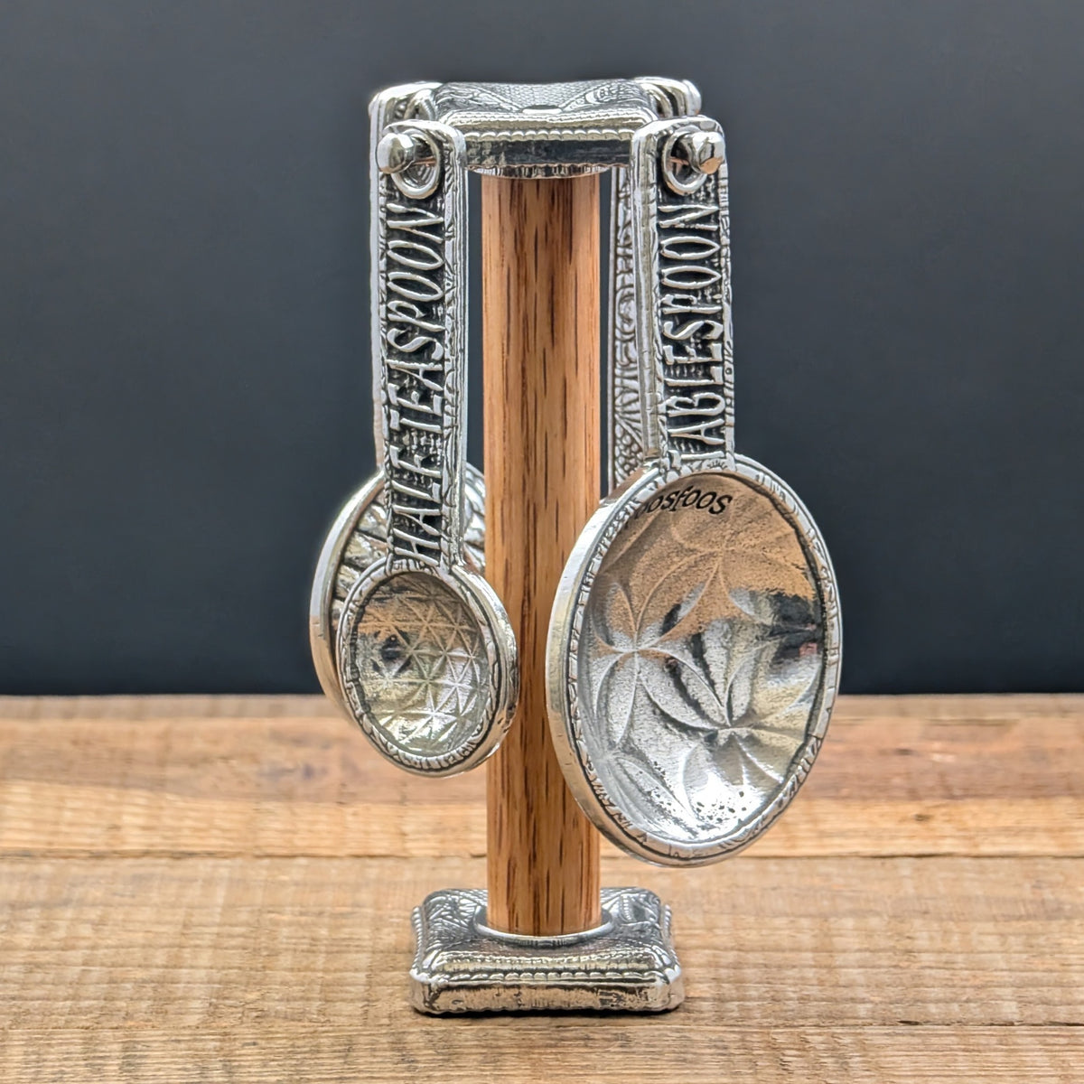 Quilted Measuring Spoons with Stand