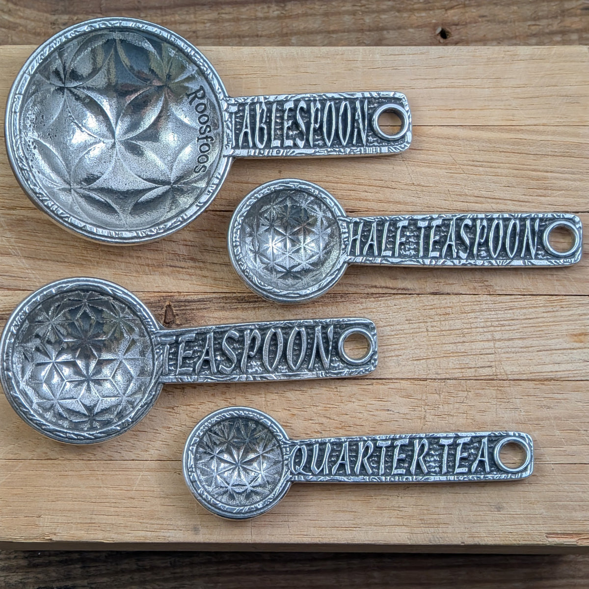 Quilted Measuring Spoons with Stand