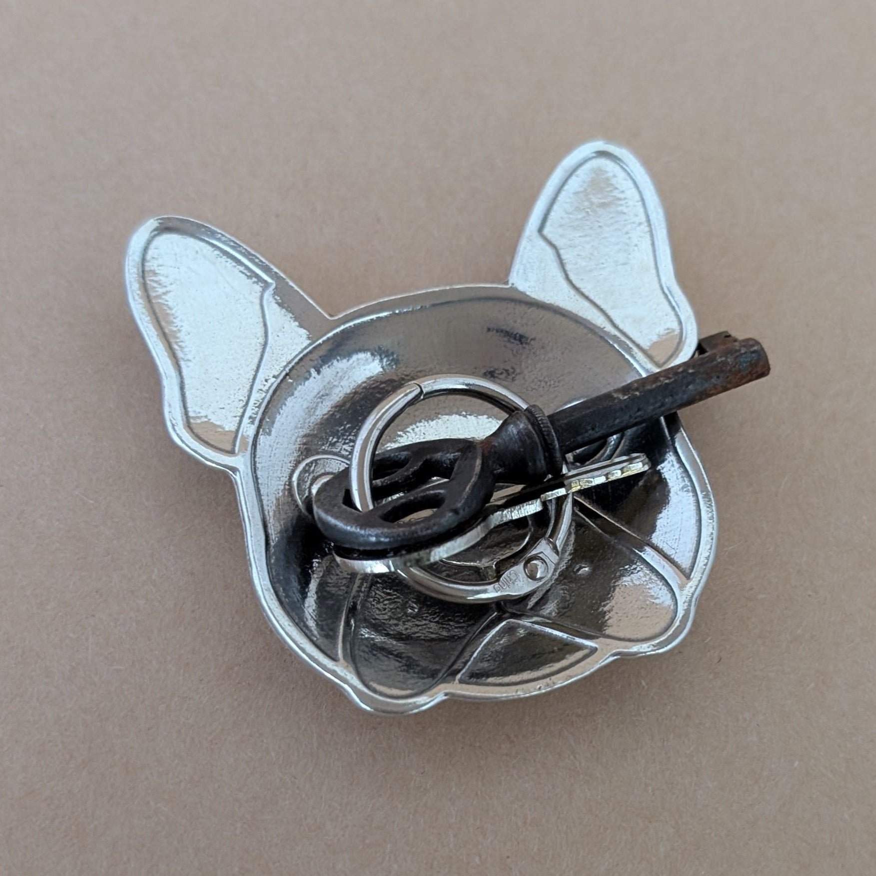 Dog ring dish with keys