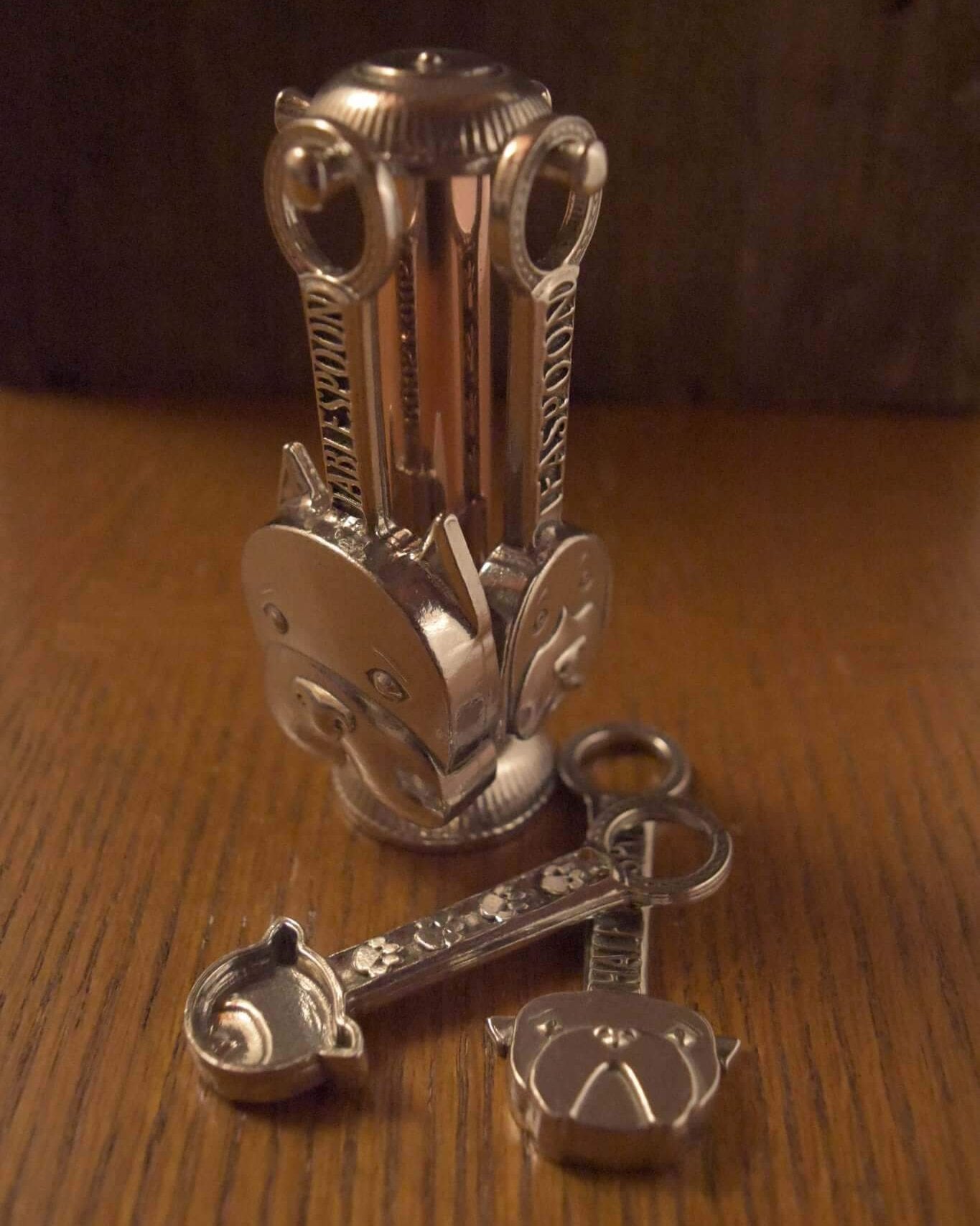 {{ product.title }} – Handmade Pewter {{ product. Type }} by Roosfoos