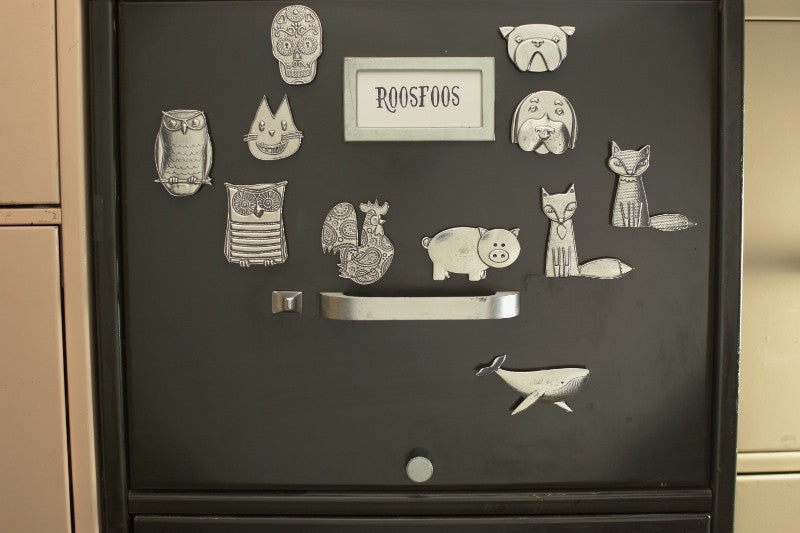 Walter the Dog, pewter magnet