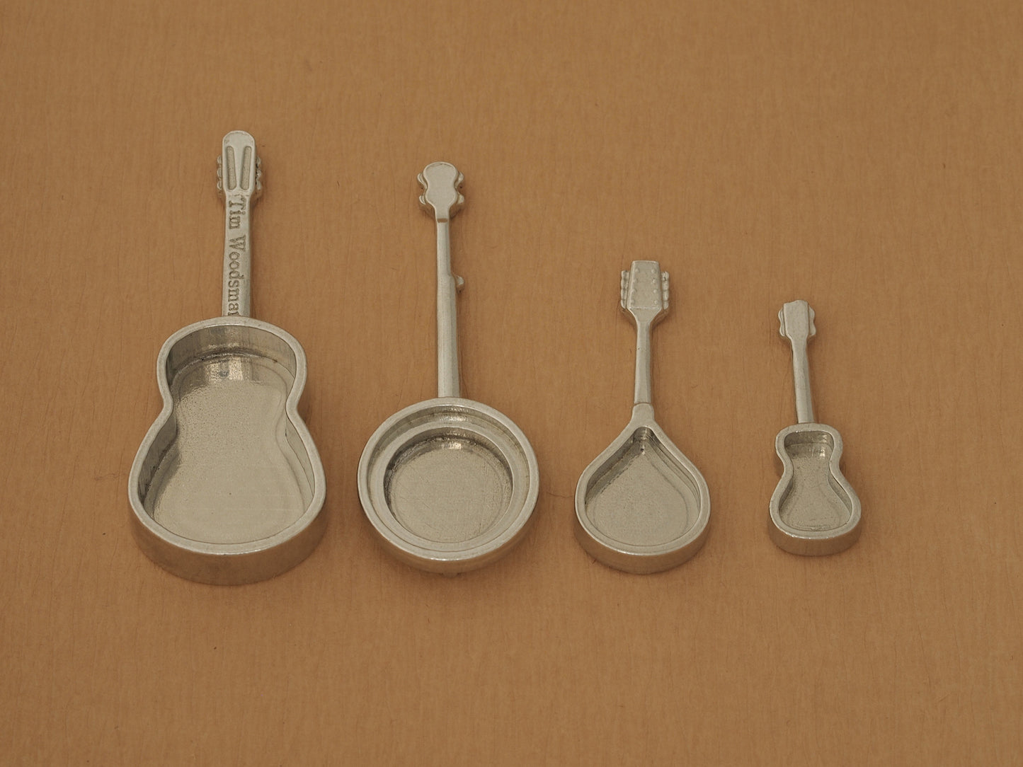 Americana Measuring Spoons- Stringed Instruments- Musical Strings- Guitar, Banjo, Mandolin, Ukulele-from Roosfoos